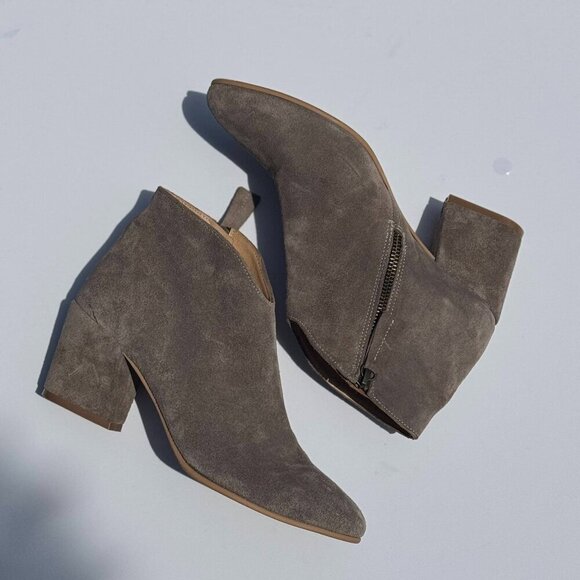 Bueno Sophie Suede Bootie Women's Size 6.5 US/37 EU Taupe Block Heel Boot NWOT - Picture 2 of 7